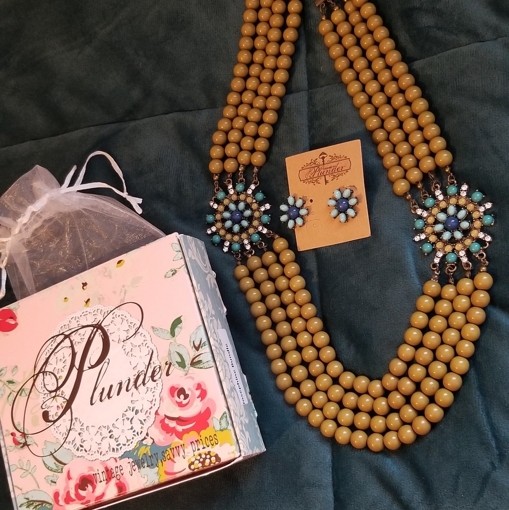 Plunder Josephine Set